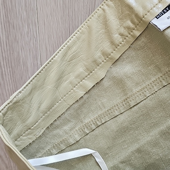 Noisy Mae Kane Faux Leather Light Sage Green Pants, Medium - Picture 10 of 16